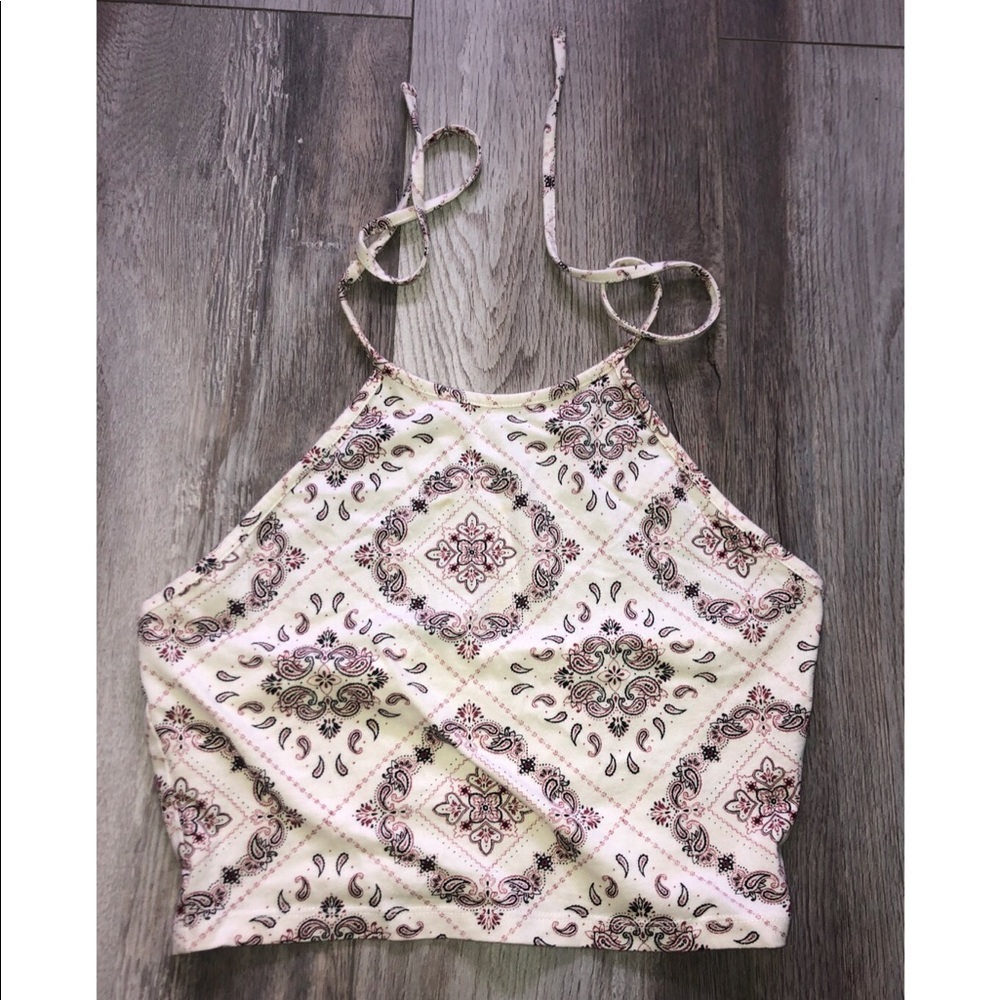 CROP TOP